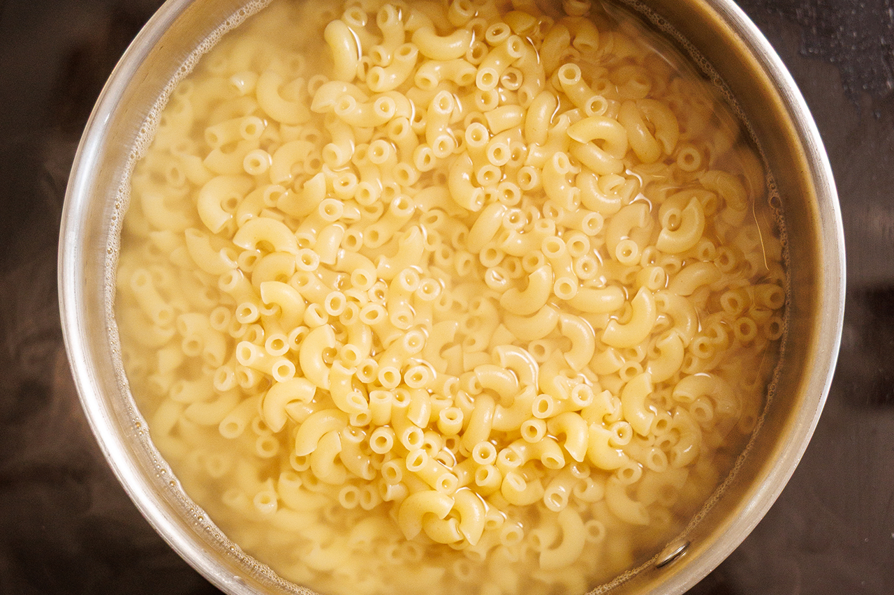 Macaroni pie